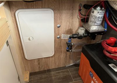 G Max 650 #00 Amp Hr Lithium Battery-Tiedown access